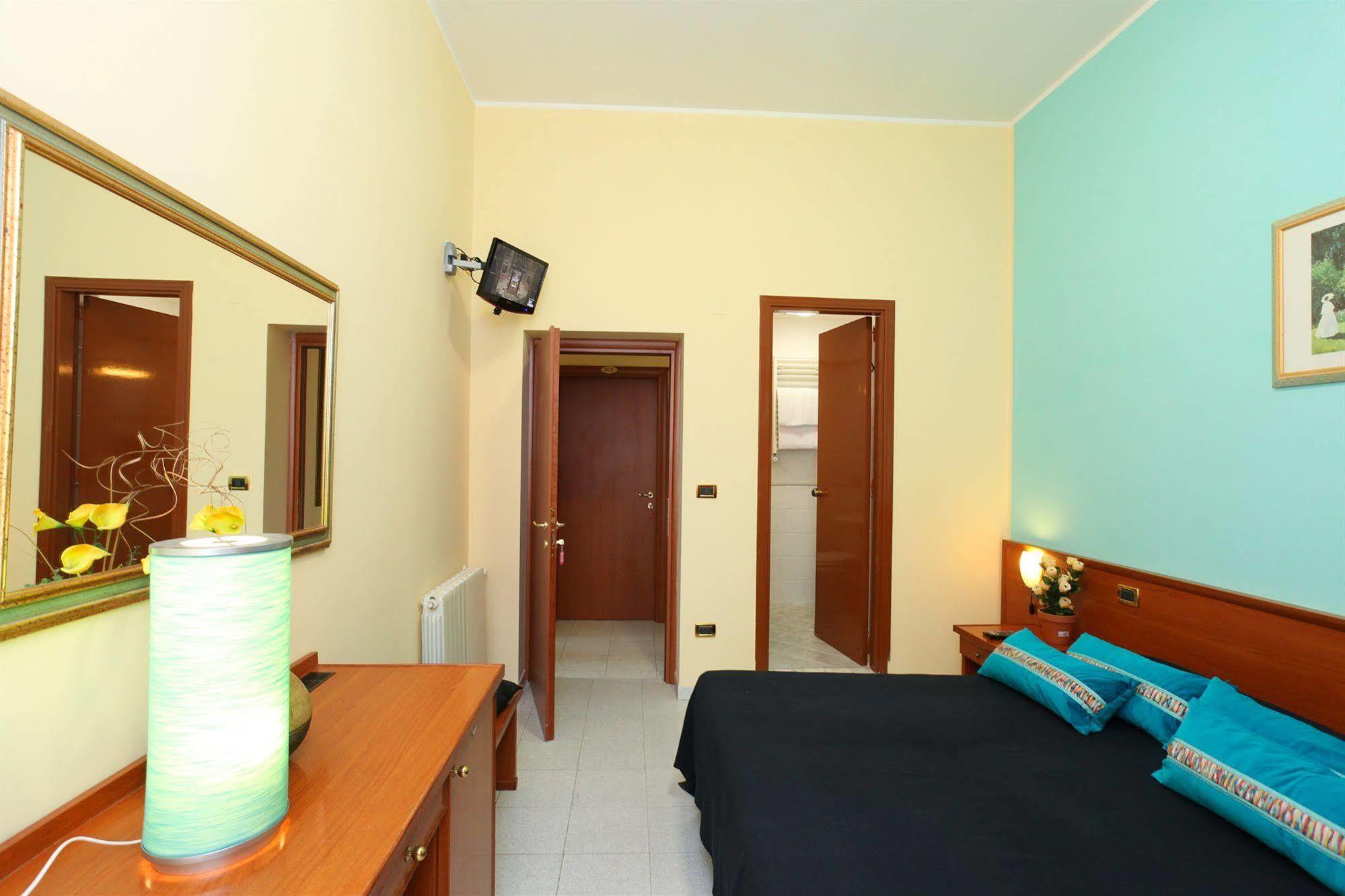 Hotel Pisa Roma Exterior foto